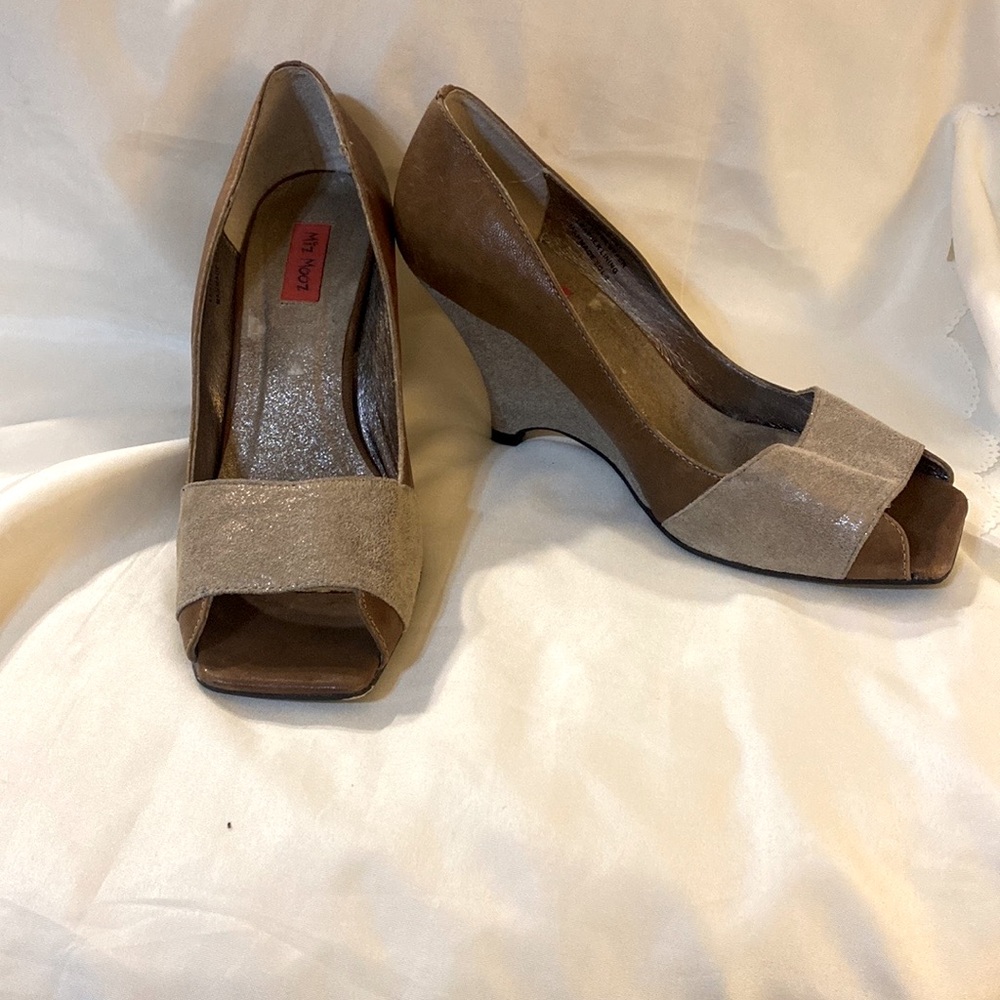 Miz Mooz Gold/Tan Perp Toe Wedge Size 7.5